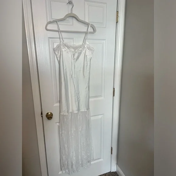 Show Me Your Mumu Celine Dress in Ivory - Picture 5 of 10